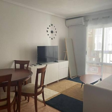 Cozy Apartment 5 Mins To Beach Torrevieja Eksteriør bilde