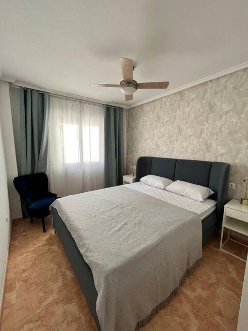 Cozy Apartment 5 Mins To Beach Torrevieja Eksteriør bilde