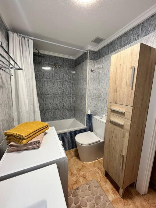 Cozy Apartment 5 Mins To Beach Torrevieja Eksteriør bilde
