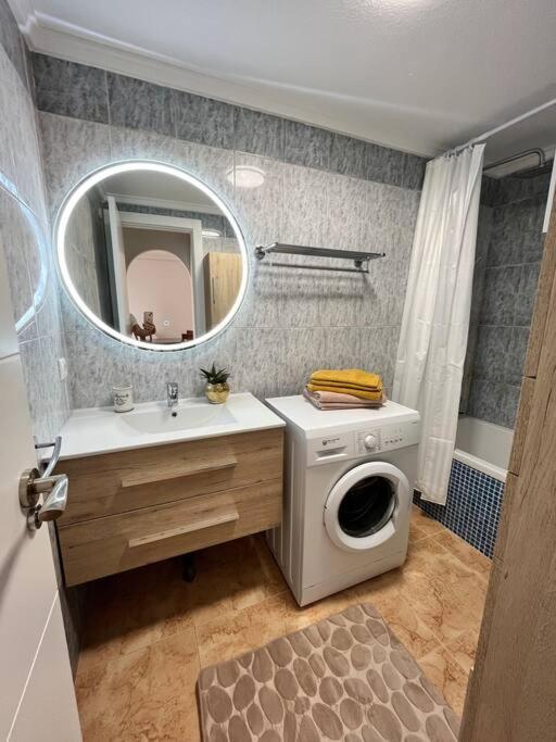 Cozy Apartment 5 Mins To Beach Torrevieja Eksteriør bilde