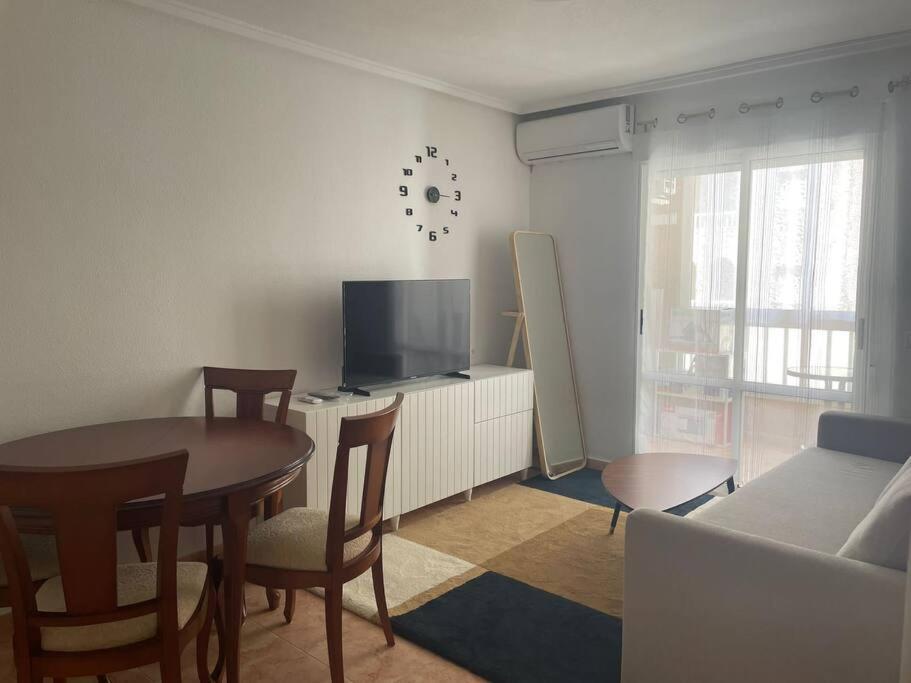 Cozy Apartment 5 Mins To Beach Torrevieja Eksteriør bilde