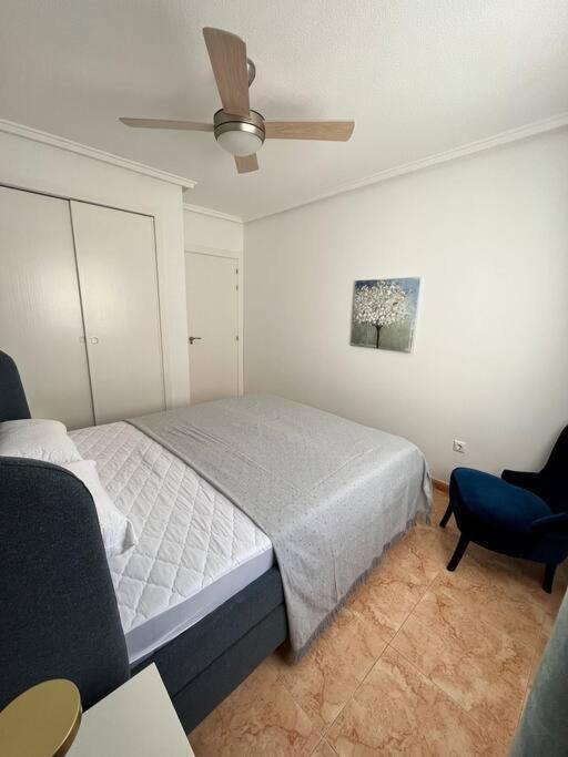 Cozy Apartment 5 Mins To Beach Torrevieja Eksteriør bilde